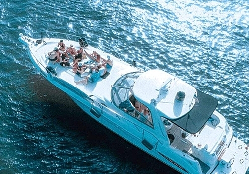 How to Throw a Fun Boat Party with Friends in Boca Raton