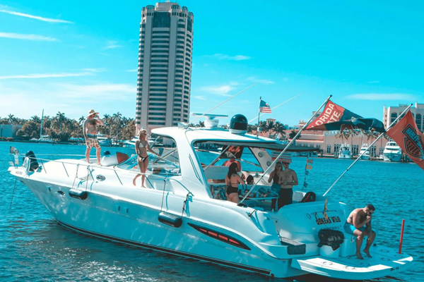 Group Size Planning for Boca Raton Party Yacht Events